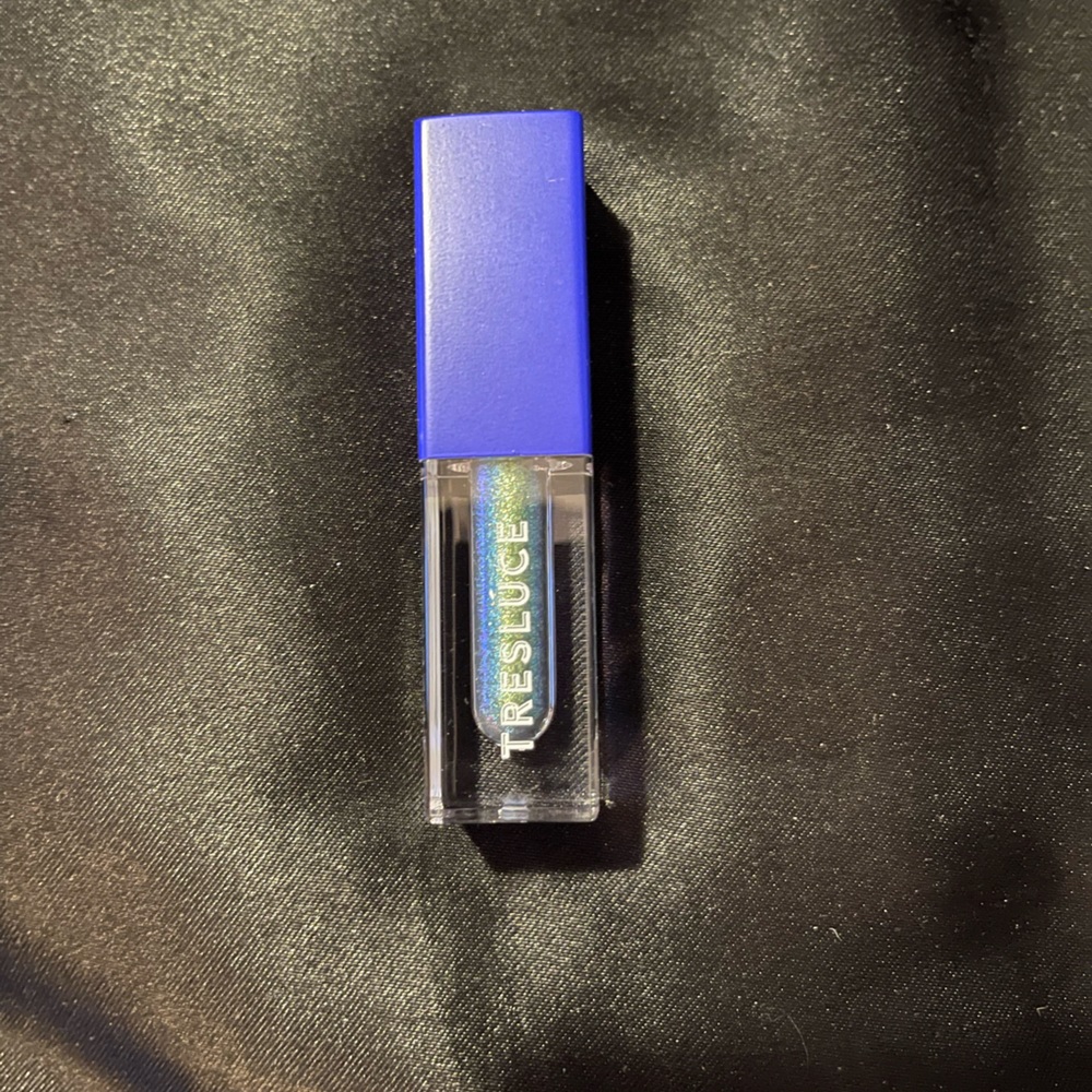 Tresluce Liquid Eyeshadow